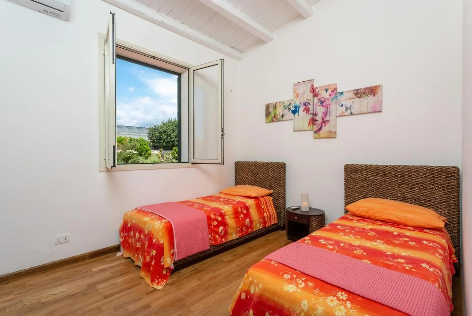 Villa Renzo Scicli 0*,  Italy